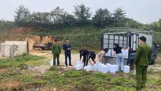 Xử phạt 37 triệu đồng hộ kinh doanh rượu không rõ nguồn gốc tại xã Gia Phú