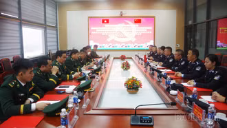 Hội đàm và giao lưu chính trị giữa các Đồn Biên phòng tỉnh Lào Cai và Trạm kiểm tra Biên phòng xuất nhập cảnh Hà Khẩu (tỉnh Vân Nam, Trung Quốc)