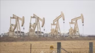 Giá dầu hạ nhiệt trước các nỗ lực tăng nguồn cung