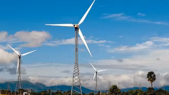 Làn sóng đầu tư năng lượng xanh tăng tốc trước rủi ro địa chính trị