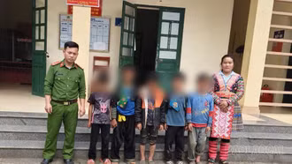 Công an cơ sở Lào Cai kịp thời đưa nhiều trẻ em về nhà an toàn