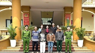 Lào Cai: Đưa 2 nữ sinh bỏ học đi làm xa trở về địa phương