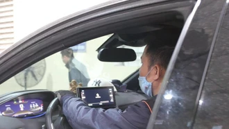 "Đạp hết ga" khi đăng kiểm ô tô gây tranh cãi: Thực chất đó là quy trình gì?