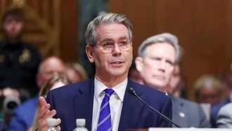 Mỹ cân nhắc dỡ bỏ trừng phạt đối với dầu Iran trên tàu ngoài khơi