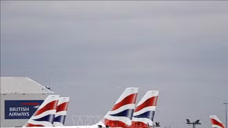 Châu Âu đối mặt nguy cơ cạn nhiên liệu máy bay trong ba tuần tới