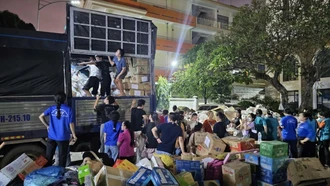 Hơn 244 tỷ đồng và hàng nghìn tấn hàng cứu trợ đã được TP Hồ Chí Minh gửi đến đồng bào miền Trung