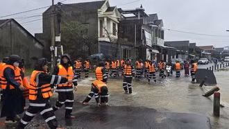 Thiệt hại kinh tế do mưa lũ ở Nam Trung Bộ tăng lên hơn 13.000 tỉ đồng