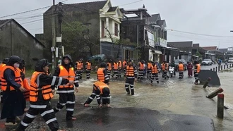 Thiệt hại kinh tế do mưa lũ ở Nam Trung Bộ tăng lên hơn 13.000 tỉ đồng