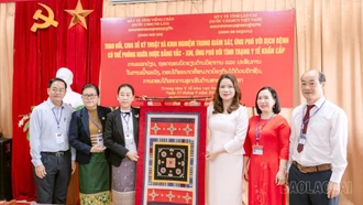 Sở Y tế Viêng Chăn và Trung tâm Y tế khu vực Sa Pa chia sẻ kinh nghiệm phòng, chống dịch bệnh