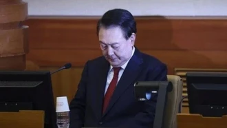 Hơn 12.000 người dân Hàn Quốc yêu cầu cựu Tổng thống Yoon Suk Yeol bồi thường