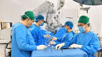 Bác sĩ Việt Nam phục hồi vận động cho thanh niên Hàn Quốc liệt tứ chi do tai nạn