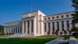 Tổng thống Trump bất ngờ sa thải Thống đốc Cục Dự trữ liên bang Mỹ