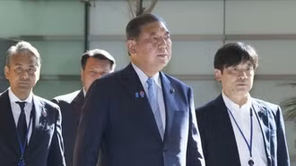 Thủ tướng Nhật Bản bác lời kêu gọi từ chức sau thất bại bầu cử