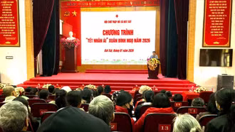 Xã Bát Xát: Trao hơn 150 suất quà cho các gia đình hoàn cảnh đặc biệt khó khăn