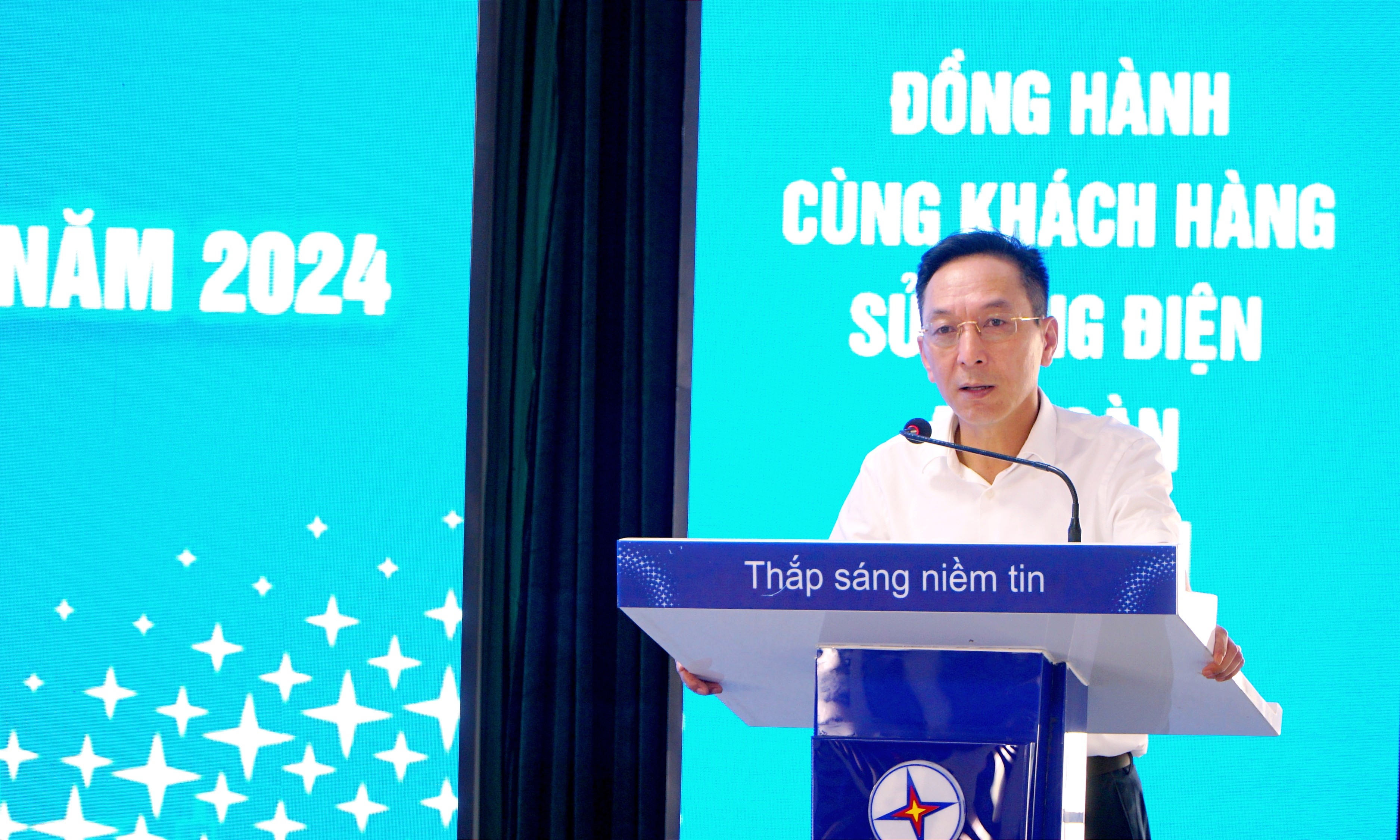 Ông Nguyễn Tuấn Anh, Giám đốc PC Lào Cai phát biểu khai mạc hội nghị. img-20250509-130430.jpg