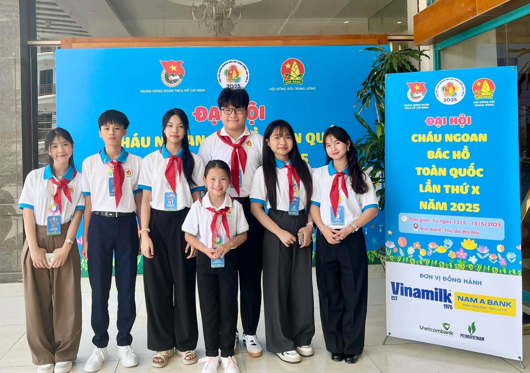 7 thiếu nhi Lào Cai tham dự Đại hội Cháu ngoan Bác Hồ toàn quốc lần thứ X. img-1047.jpg
