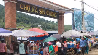 Ấn tượng phiên chợ vùng cao Sín Chéng ở Lào Cai