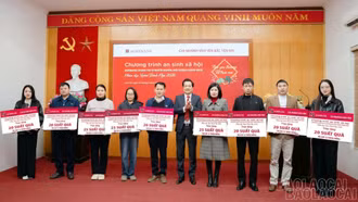 Agribank Chi nhánh Văn Yên Bắc Yên Bái trao tặng 225 suất quà Tết cho người nghèo và đối tượng chính sách