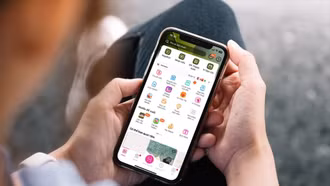 Gen Z và Gen Y chuyển sang mua sắm Tết trên nền tảng số