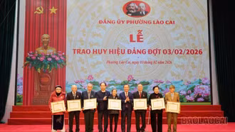 Phường Lào Cai và xã Khánh Yên tổ chức gặp mặt kỷ niệm 96 năm Ngày thành lập Đảng