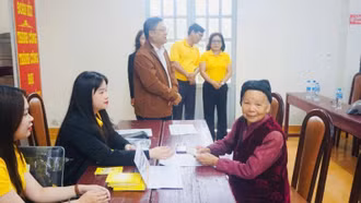 Đôn đốc chi trả gộp 2 tháng lương hưu, trợ cấp BHXH trước Tết Nguyên đán