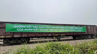 Ngành đường sắt vận chuyển miễn phí 1 triệu viên gạch hỗ trợ xây dựng nhà ở tại miền Trung