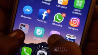 Pháp cân nhắc siết chặt quản lý mạng xã hội để bảo vệ trẻ vị thành niên