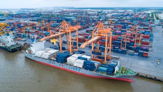 Báo Nga ca ngợi Việt Nam tăng trưởng cao, cải thiện đời sống người dân