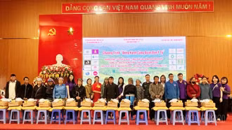 Hơn 800 người dân xã Y Tý được khám bệnh và phát thuốc miễn phí