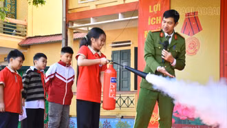 Trường Tiểu học Trần Phú: Tuyên truyền kiến thức và thực hành kỹ năng phòng cháy, chữa cháy và cứu nạn, cứu hộ