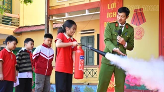 Trường Tiểu học Trần Phú: Tuyên truyền kiến thức và thực hành kỹ năng phòng cháy, chữa cháy và cứu nạn, cứu hộ