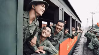 Phim "Mưa đỏ" vượt mốc doanh thu 465 tỷ đồng, thiết lập hàng loạt kỷ lục