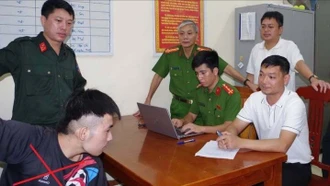 Bắt giữ thanh niên nghiện game đâm bạn trọng thương rồi cố thủ trong nhà