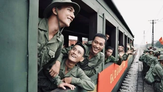 Phim 'Mưa đỏ' vượt mốc doanh thu 465 tỷ đồng, thiết lập hàng loạt kỷ lục