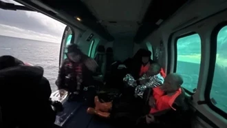 Hàn Quốc giải cứu an toàn 5 thủy thủ nước ngoài rơi xuống biển ngoài khơi Jeju