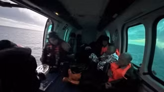 Hàn Quốc giải cứu an toàn 5 thủy thủ nước ngoài rơi xuống biển ngoài khơi Jeju