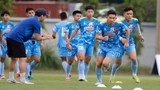 Trung vệ Bùi Tiến Dũng khó ra sân ở trận lượt về với Nepal