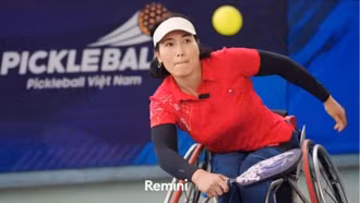 Vận động viên Nguyễn Thị Kim Oanh: Từ đôi chân bất động đến những cú vung vợt truyền cảm hứng