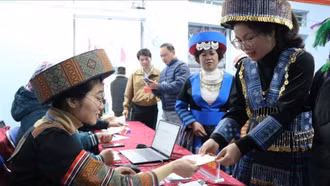 Đến 9 giờ ngày 15/3, nhiều địa phương có tỷ lệ cử tri đi bầu cao