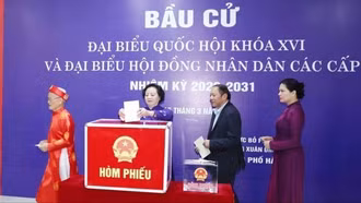 Lãnh đạo Đảng, Nhà nước, MTTQ Việt Nam bỏ phiếu tại các điểm bầu cử ở Hà Nội