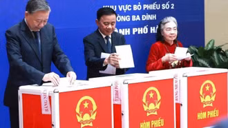 Chùm ảnh: Lãnh đạo Đảng, Nhà nước thực hiện quyền công dân trong ngày bầu cử