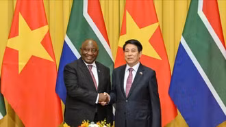 Chủ tịch nước Lương Cường hội đàm với Tổng thống Nam Phi Matamela Cyril Ramaphosa