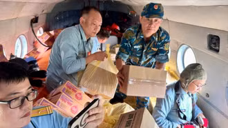 Điều hành an toàn cho các chuyến bay cứu trợ nhân đạo tới vùng lũ