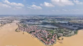 Các sông ở Bắc Bộ lũ đã đạt đỉnh, đang xuống nhưng nguy cơ ngập vẫn tiếp diễn