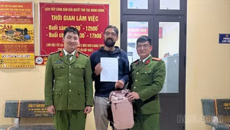 Công an xã Tả Van hỗ trợ du khách Pháp tìm lại tài sản qua tín hiệu định vị GPS