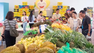 Người dân Trung Quốc ưu tiên chọn mua trái cây Đông Nam Á dịp Tết Bính Ngọ