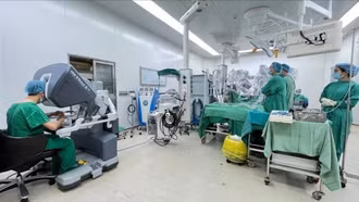 Phẫu thuật robot: Bước tiến mới trị ung thư phổi