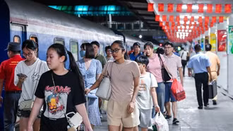 Từ 26/3, giá vé hành khách đi tàu hoả tăng thêm 3%