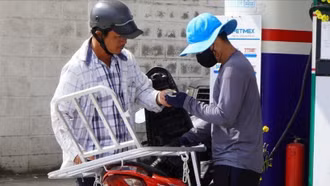 Giá xăng dầu chỉ được điều chỉnh ngay sau 1 ngày khi giá cơ sở tăng 15% trở lên