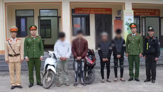 Xử phạt nhóm thanh thiếu niên lạng lách, đánh võng, bốc đầu xe